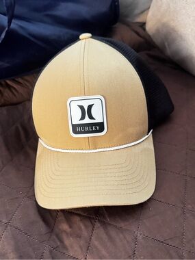 Hurley Two-Tone Trucker Hat in Tan and Black with White Piping